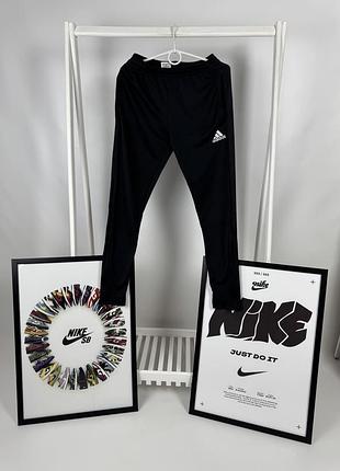 Оригінальні спортивні штани adidas aeroready