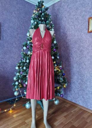 Нарядное сияющие платье