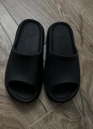 Adidas yeezy slide onyx