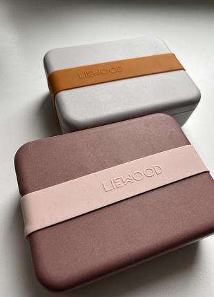 Два контейнера судочка на резинках liewood