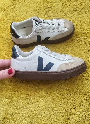 Кроссовки veja 28 г.
