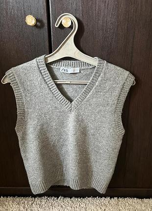Теплая жилетка zara