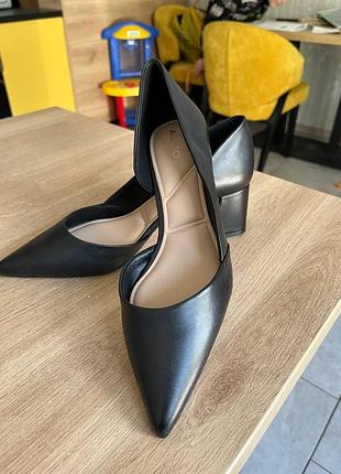 Туфли фирмы aldo 39 размер