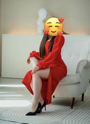 Яскрава сукня