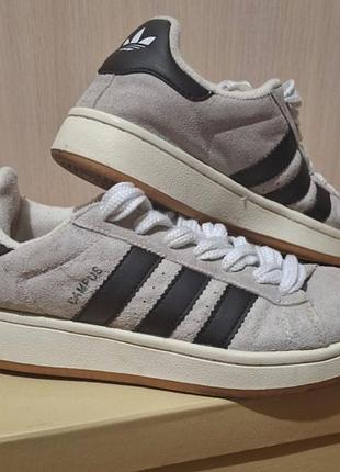 Кроссовки adidas campus. почти в идеальном состоянии, одевали всего пару раз.