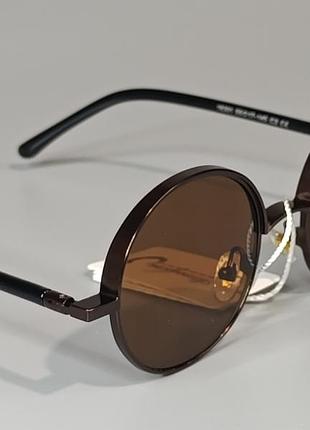 Round sunglasses