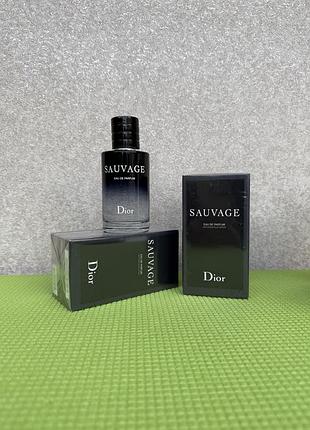 Чоловічі парфуми схожі на sauvage eau de parfum