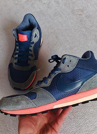 Оригінальні жіночі кросівки nike md runner 2