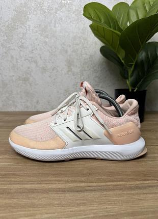 Жіночі кросівки adidas розмір 35