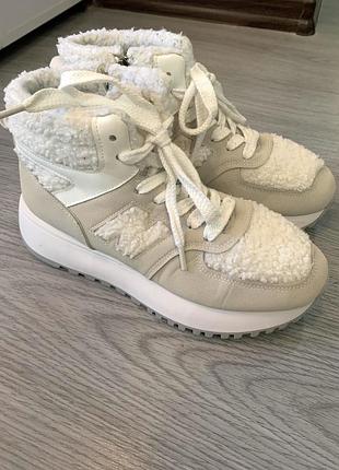 Коассовки зимние  40-41 размер барашка   высокие