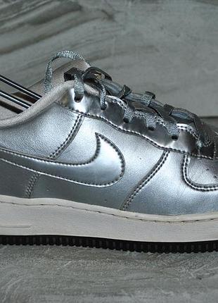 Nike кроссовки 39 размер
