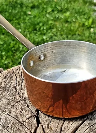 Старинный медный небольшой сотейник, соусник.