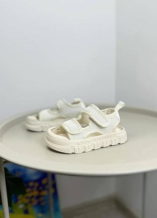 Детские босоножки бежевые 1317 33