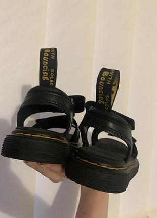 Сандалі dr.martens 4