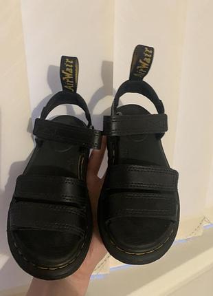 Сандалі dr.martens 5