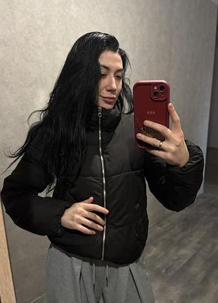 Чорна куртка весна