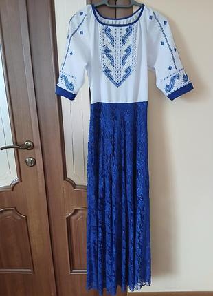 Вишита сукня