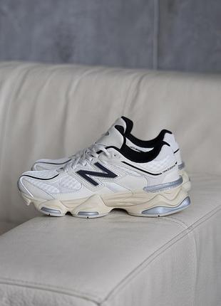 Жіночі кросівки new balance 9060 beige black нью беланс бежевого з чорним кольорів