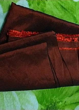 Отрез ткани винного цвета