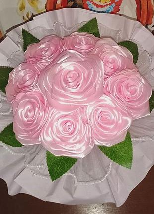 Букет розовых роз