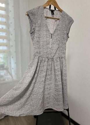 Сукня h&m міді з принтом