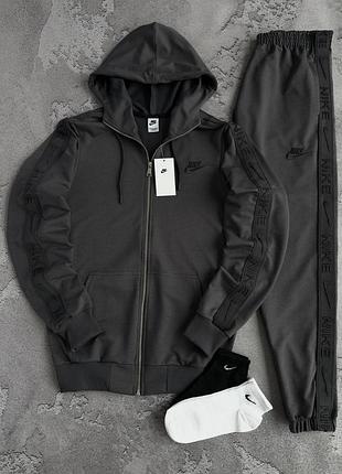 Спортивный костюм nike