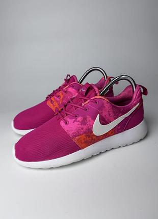 Жіночі кросівки nike roshe run
