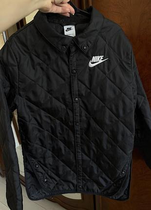 Курточка nike