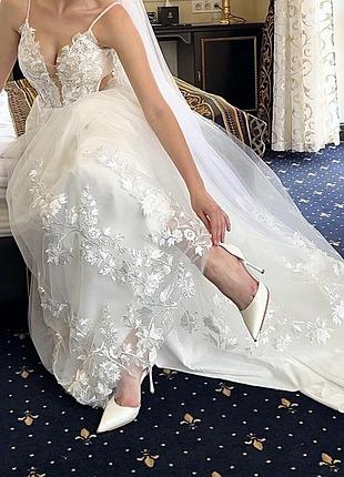 Весільна сукня