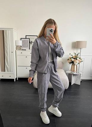 Костюм женский
