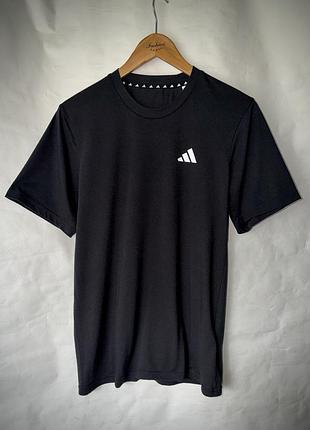 Футболка adidas