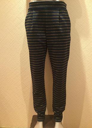 Стильные трикотажные брючки с люрексом от  ichi. дания.