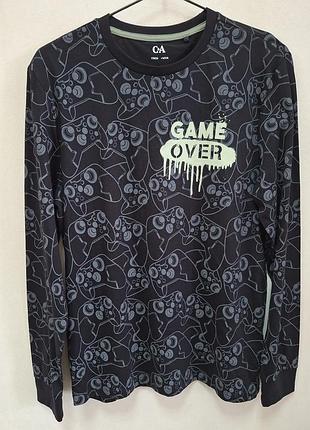 Черный лонгслив с геймерским принтом "game over" от бренда c&amp;a, рост 176см