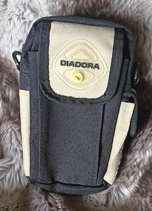 Спортивная сумка на пояс итальянского бренда diadora