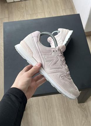 Кросівки new balance