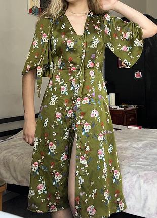 Шовкова сукня