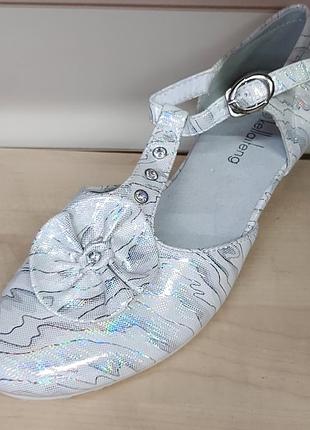 Туфельки на каблуке