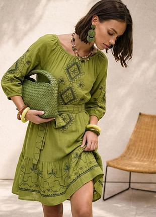 Хлопковое платье с вышивкой