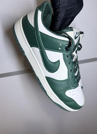 Кросівки унісекс nike dunk low стан ідеальний розмір 40 25,5 см