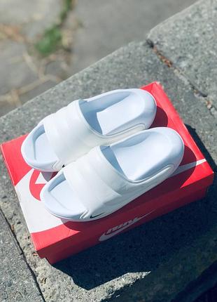 Женские шлепанцы nike белые кожаные легкие летние стильные тапочки найм женьше белое пижаные летние тапочки найк легкое стильное шлепанцы