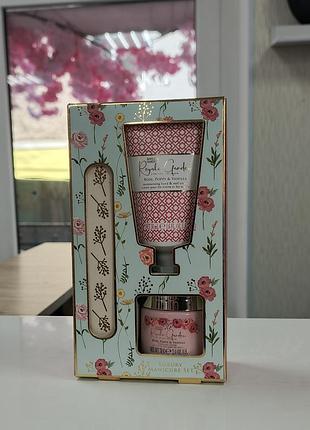 Набір для манікюру від бренду baylis & harding із серії royale garden (лімітована серія)