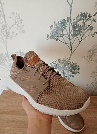 Жіночі кросівки skechers