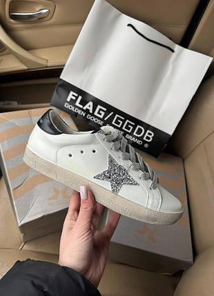 В наличии кеды golden goose ggdb
37р. (23,5) и 38 размер (24 см) натуральная кожа!