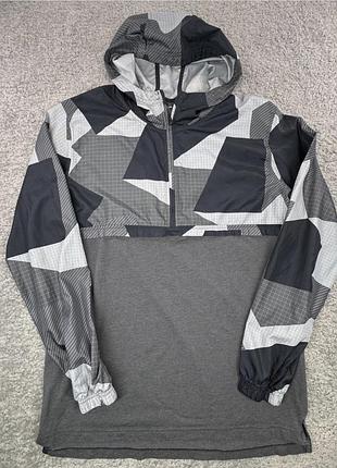 Ветровка under armour состояние новой