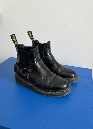 Жіночі черевики dr. martens