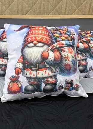 Подушка декоративная односторонняя с рождественским принтом (45х45х15 см) decorator, разноцветная