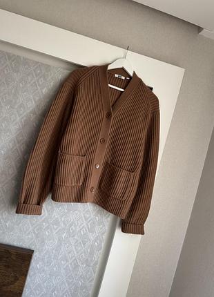Шерстяной шерстяной кардиган uniqlo