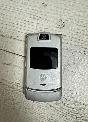 Телефон motorola razer v3