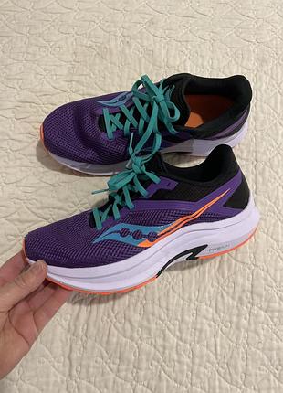 Бігові кросівки saucony axon