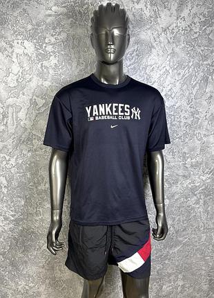 Nike yankees fit dry футболка м размер спортивная черная с принтом